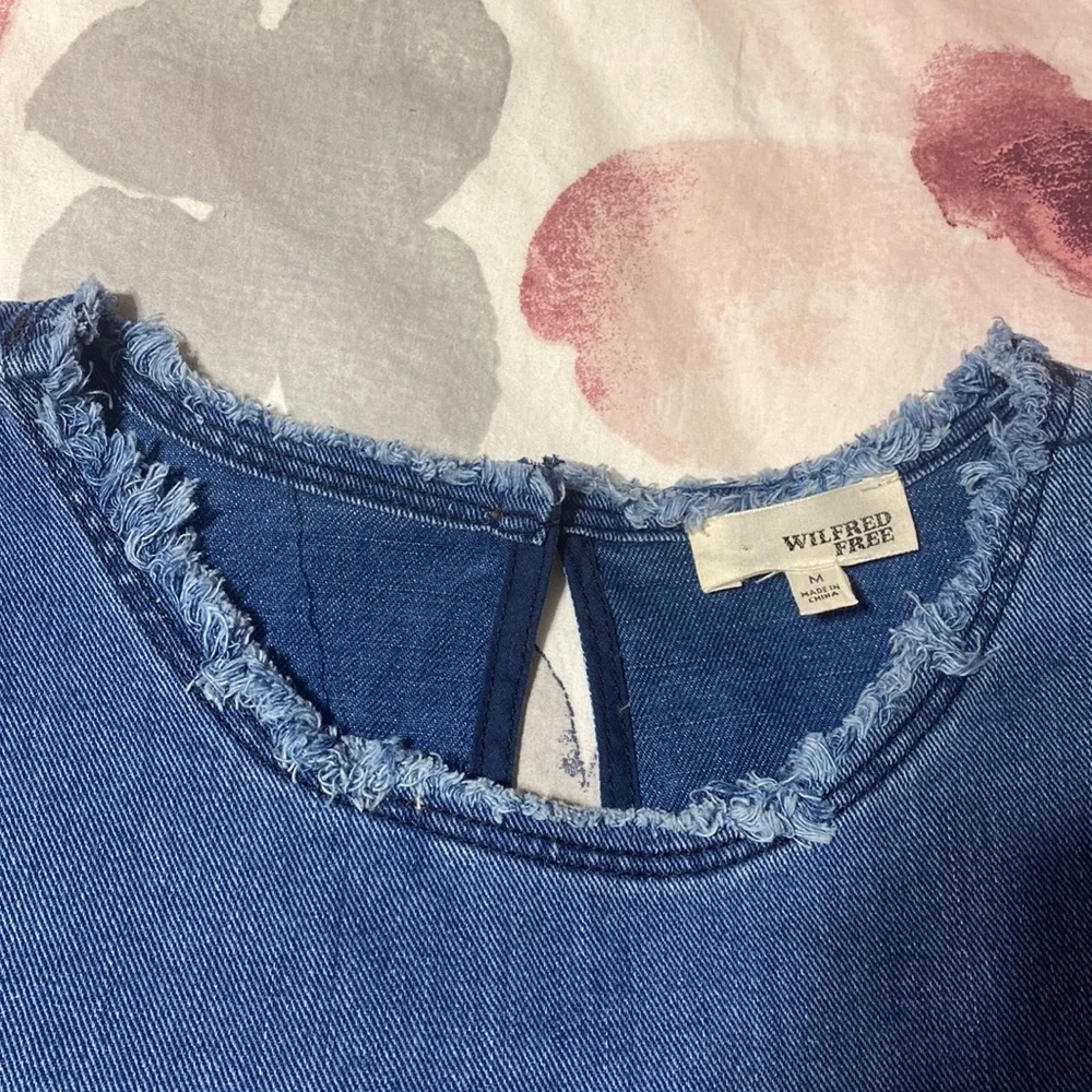 Aritzia Wilfred Blue Jean Short Sleeve Top Size Medium - Picture 6 of 8
